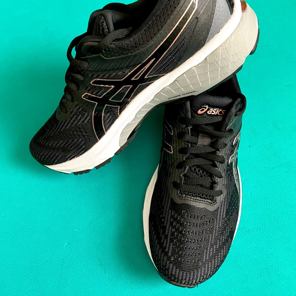 Asics GT 2000 8 - Women’s size 7 - like new